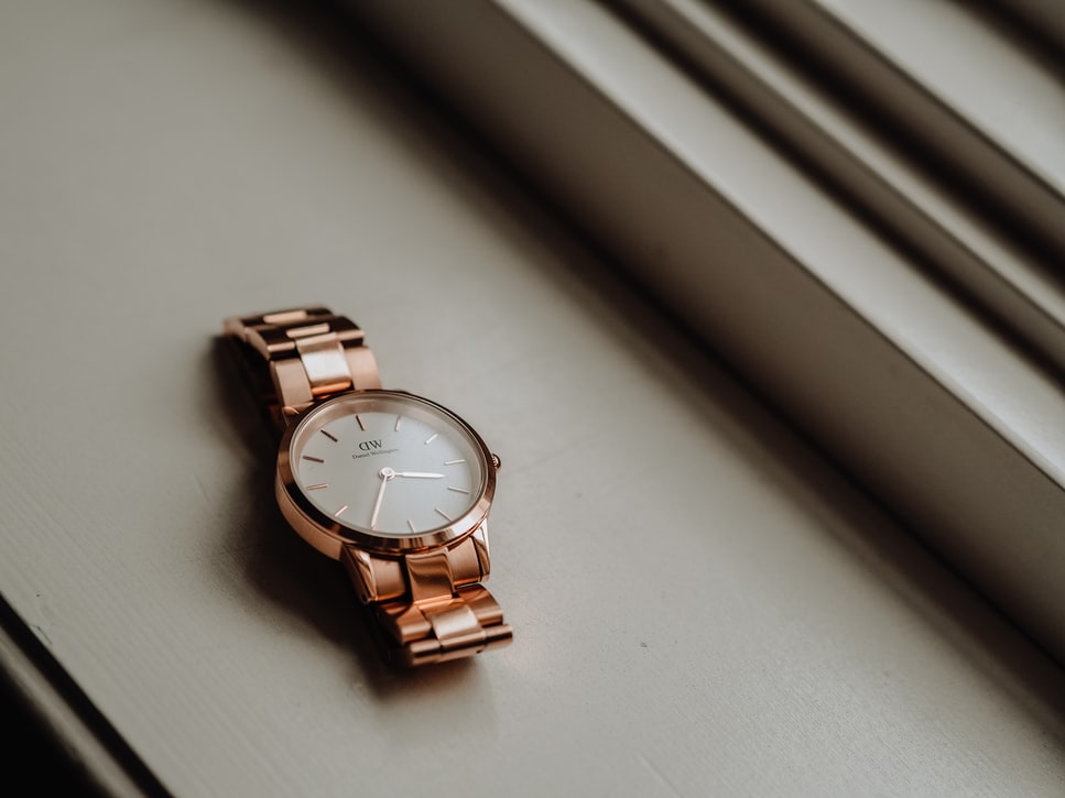 メタルベルトのレディース腕時計の選び方