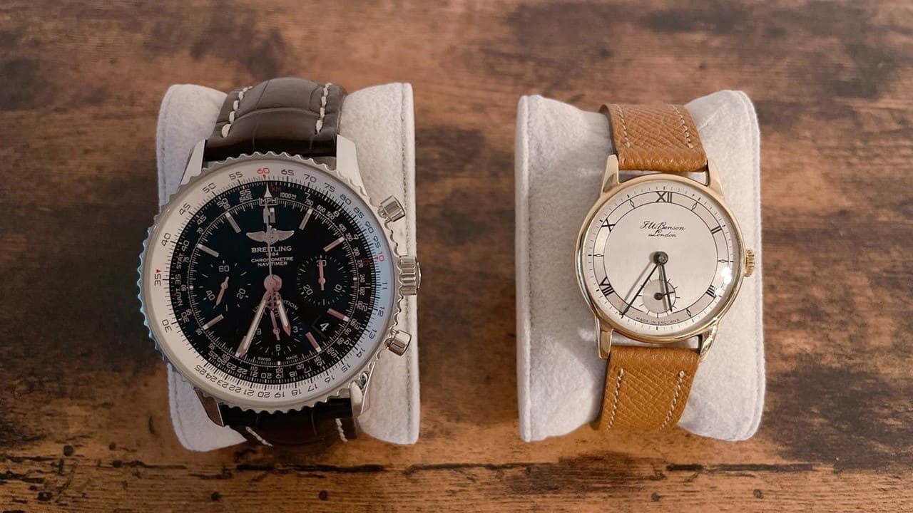 現行品とアンティーク腕時計の比較
