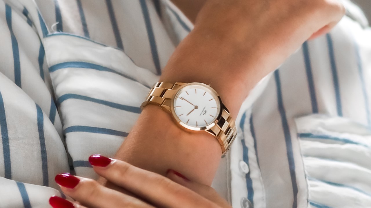 20代女性の腕時計のイメージ