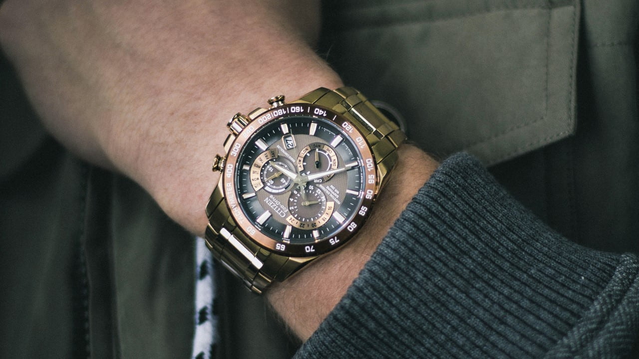 チタン製腕時計の魅力！ステンレスとの違いも！
